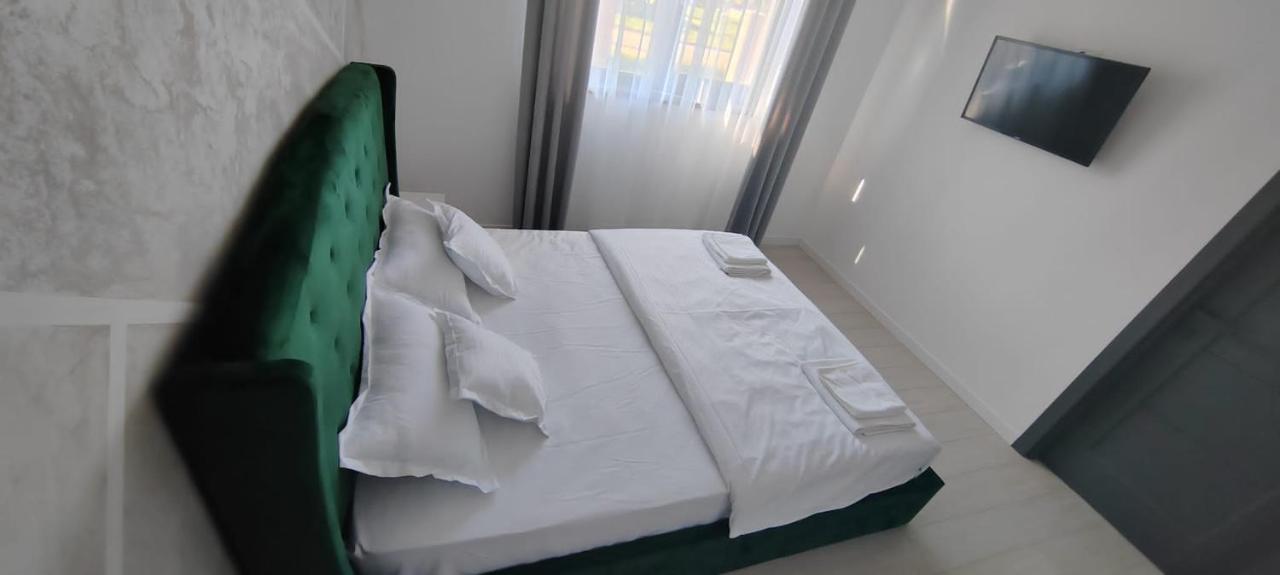 Casira Guesthouse Sînmartin Buitenkant foto