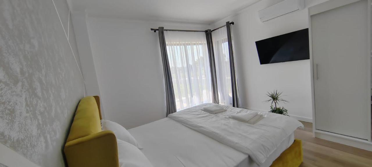 Casira Guesthouse Sînmartin Buitenkant foto