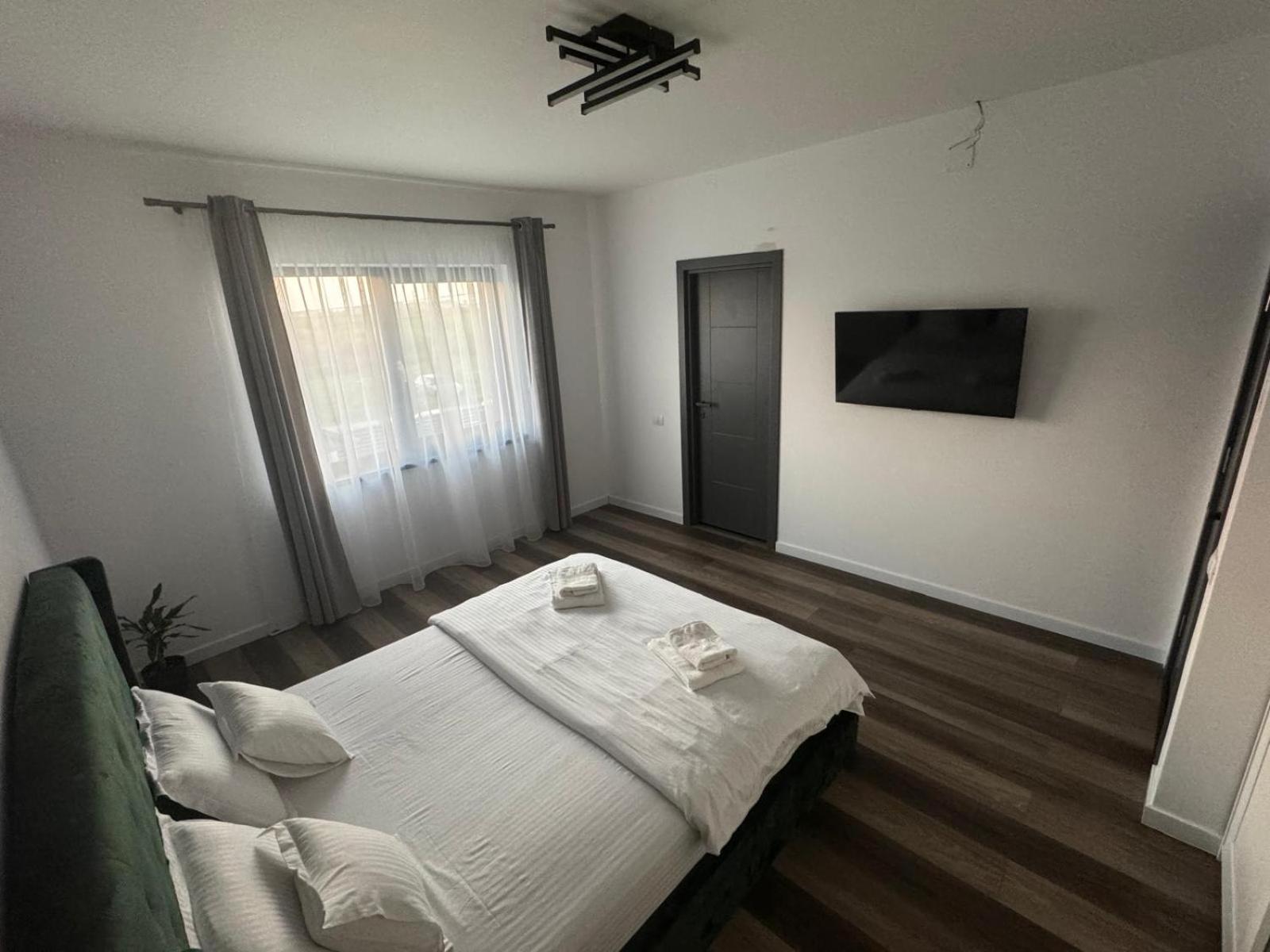 Casira Guesthouse Sînmartin Buitenkant foto